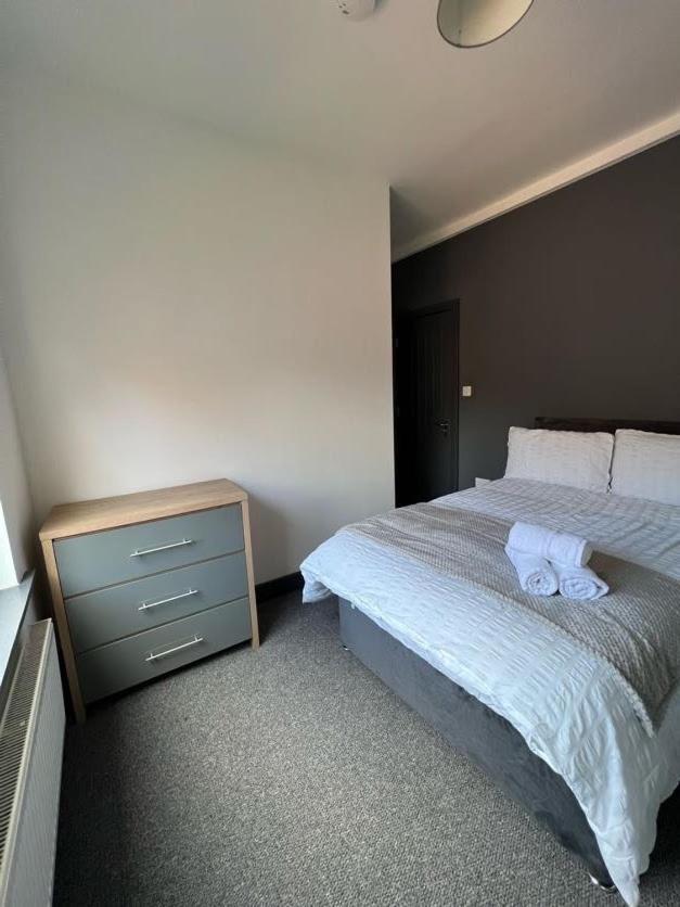 Grove Road Guesthouse, Comfortable, Budget, Friendly * Wakefield