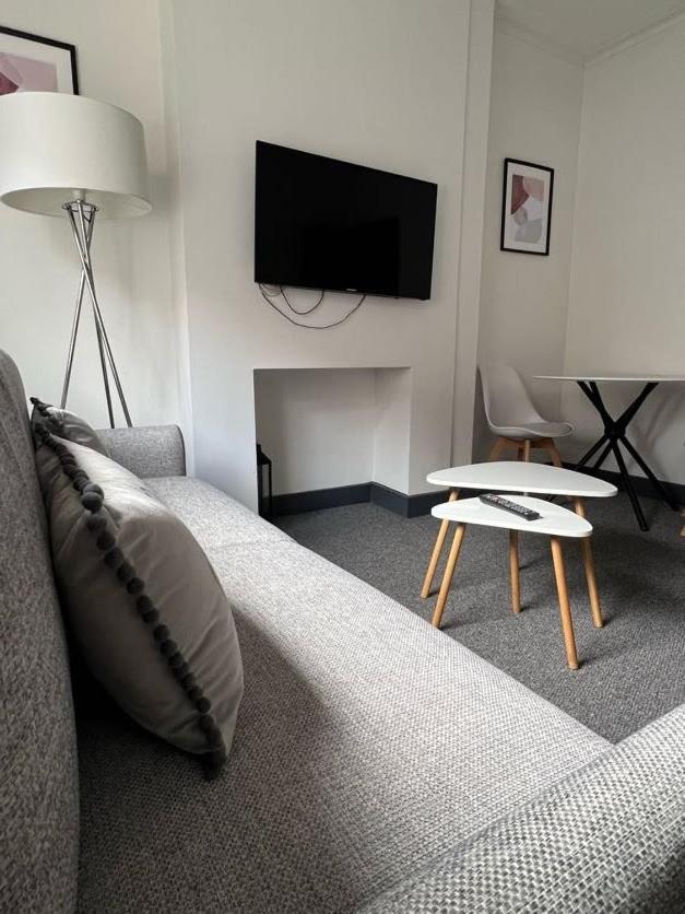 Grove Road Guesthouse, Comfortable, Budget, Friendly *