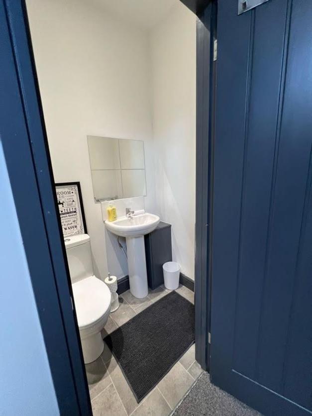Grove Road Guesthouse, Comfortable, Budget, Friendly * Wakefield