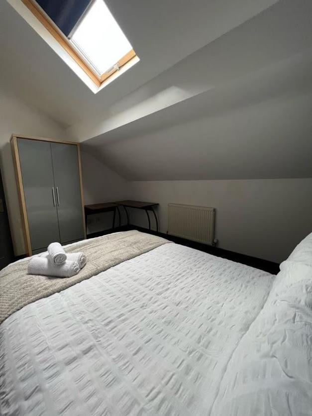 Grove Road Guesthouse, Comfortable, Budget, Friendly Wakefield