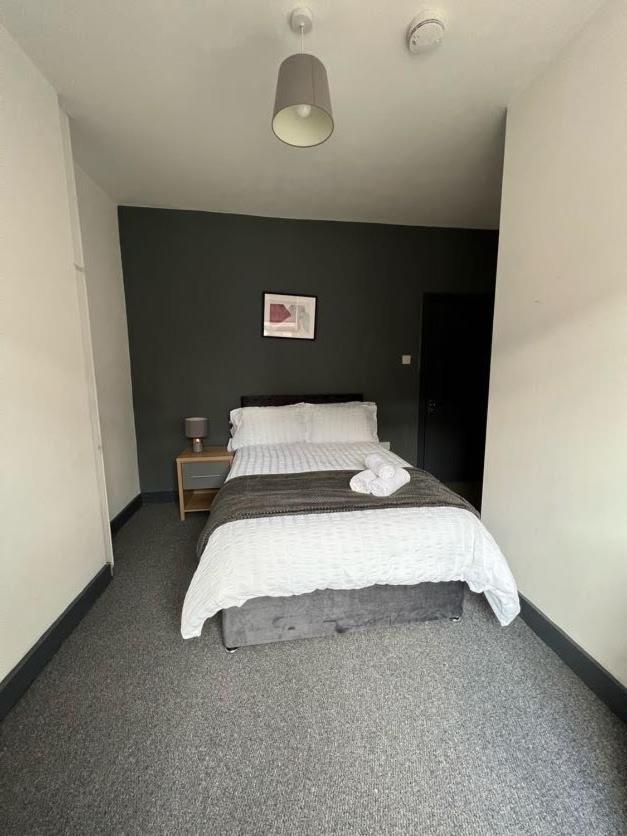 Grove Road Guesthouse, Comfortable, Budget, Friendly Wakefield